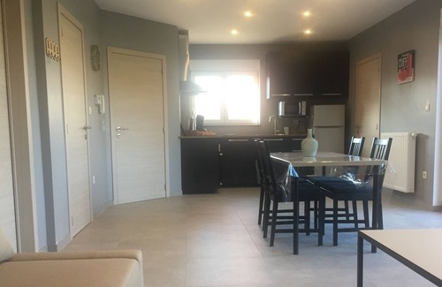 Flemalle House | New residence with private parking and 2 apartments for 4 people each.