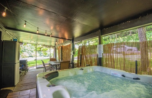 Crumpler Cottage | New River Views & Access - Hot Tub, Gazebo, Fire Pit, Next to Riverside Canoeing!