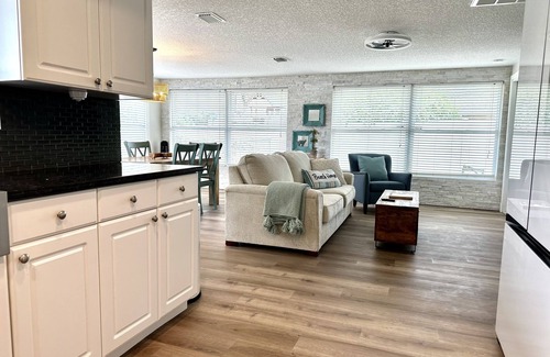 Forest Hills House | New Riverside Retreat w/Pool & Dock
