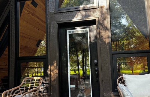 Afton Cabin | NEW! Romantic Adults only secluded Aframe on Grand Lake O’Cherokees. Lake front.