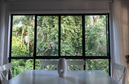 Nambour House | New Rosemount Treetops Retreat - Centrally Located to Beaches and Hinterland