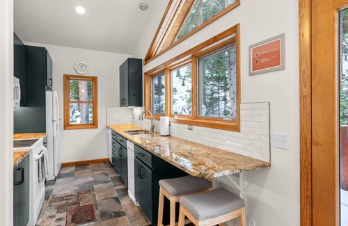 Downieville-Lawson-Dumont House | New! Secluded Forest Oasis - Backs up to National Forest - Fireplace