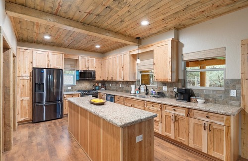 Sedona House | NEW Sedona's Hideaway - Spa, Creek Access, Canyon Views, Game Lounge