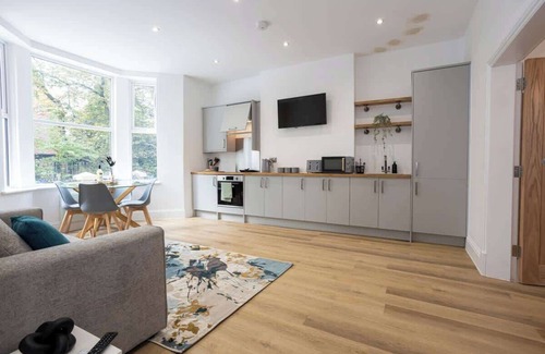 Walkden Apartment | NEW! Spacious Flat, Ideal for Business, Sleeps 4!