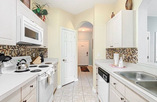 Windsor Palms Condo | NEW! Spacious 3BR Condo Near Disney w/ Resort Amenities