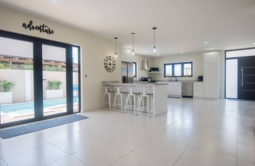 Palm Beach Villa | New Spacious 8-bedrooms 8.5 baths villa in the heart of Palm Beach. 🏖️👙