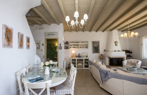 Tinos House | NEW Spacious, Airy Garden Villa with AMAZING VIEWS