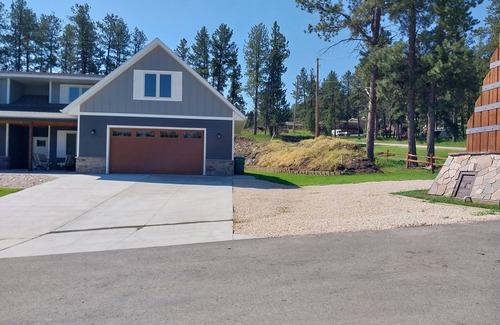 Hill City House | New spacious beautiful Home in enchanting Hill City!