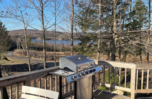 Wilton Cottage | New spacious-charming one bedroom cottage with loft at Wilson Lake Country Club