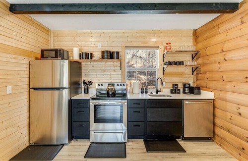 Weaverville Villa | New Spacious Modern 1-Story Cabin!