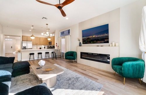 Summerlin House | New! Spacious Vegas Oasis w Pool & Sauna