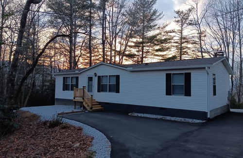 Rosman House | NEW! Spectacular mountain views, waterfalls, hike, bike, kayak at your doorstep!