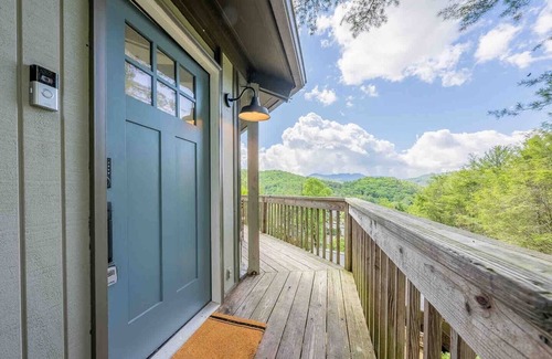 Banner Elk Condo | *NEW* Steps to Downtown with Grandfather Views!