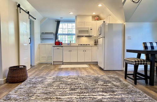 Stowe Apartment | NEW! Studio Loft in Stowe Hollow