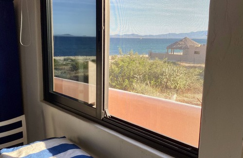 El Sargento Cottage | New studio queen casita with full kitchen and bath