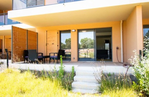 Grand Sud Apartment | New studio with garden, in residence with swimming pool