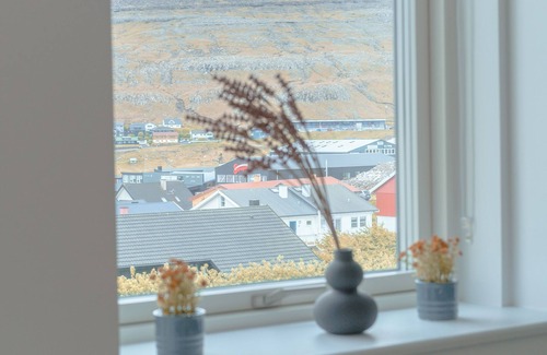 Torshavn Apartment | New/Stunning Sea View/Light/3 Br