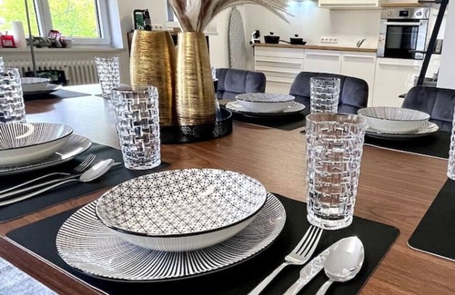 Feldafing Apartment | NEW Stylish Apartment - up to 8 Guests - Terrace -bbq