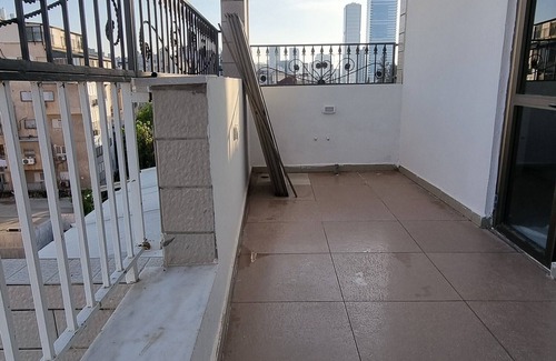 Bene Beraq Apartment | New Stylish Apartment with Balcony & Parking Close to Tel Aviv