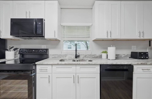 Lebanon House | New Stylish Lebanon IN. Beauty - Family-Friendly