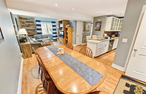 Notre Dame Condo | NEW! Stylish Notre Dame Condo | Sleeps 6