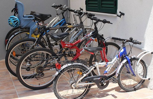 Gradac Apartment | ☼New & sunny apartment with balcony, parking space, bicycles & 3 min to beach☼