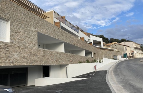 La Couronne Apartment | New superb 90 m2 seafront apartment on the Côte Bleue