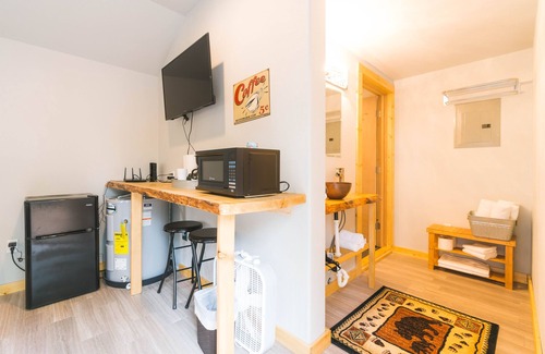 Susitna North Cabin | New! Sweet little cabin- Hiking, Fishing, BBQs, fire pits and picnic tables.