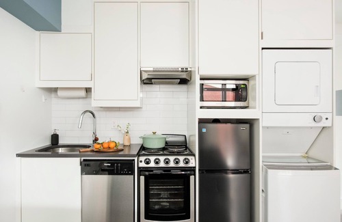 Poncey-Highland Apartment | NEW The Camille ATL Skyline Rooftop Cozy
