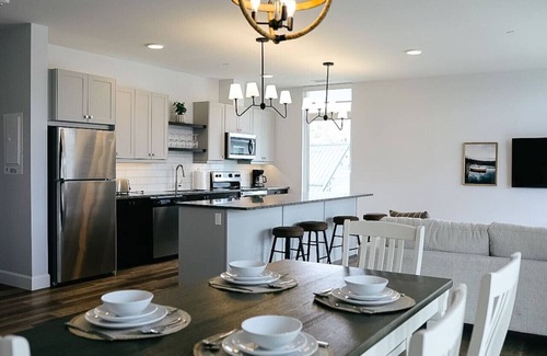 Grand Bend Apartment | New The Carlyle 200 Grand Bend