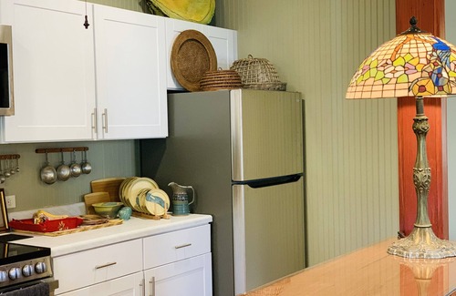 Carencro Cottage | NEW! The Potters Cottage minutes from 1-49 and 1-10.