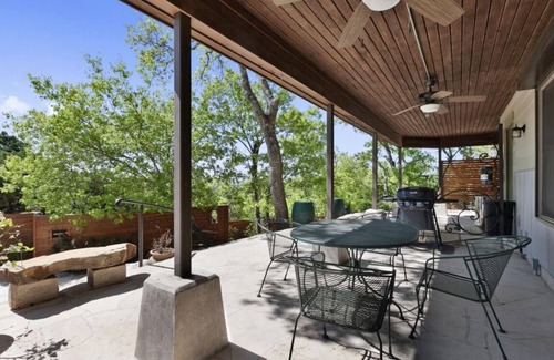 Beverly Hills House | New to market-Executive, custom home with a great view & heated pool