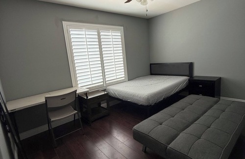Summerlin House | NEW to Vrbo! 1bedroom includes a Sofa Bed, a queen size bed, and SWIMMING POOL