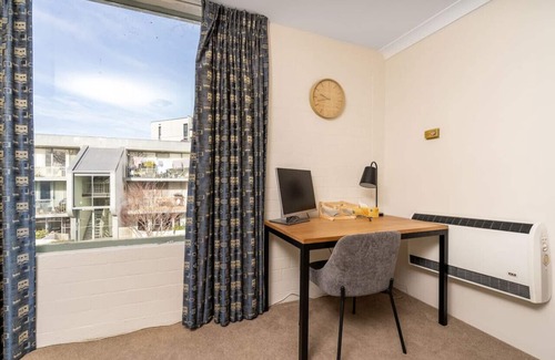 Kingston Apartment | New to VRBO: Howitt Place Apt minutes to Parliamentary Triangle