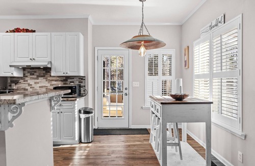 Jefferson House | New to Vrbo! Jefferson Poolside Escape w/pool!