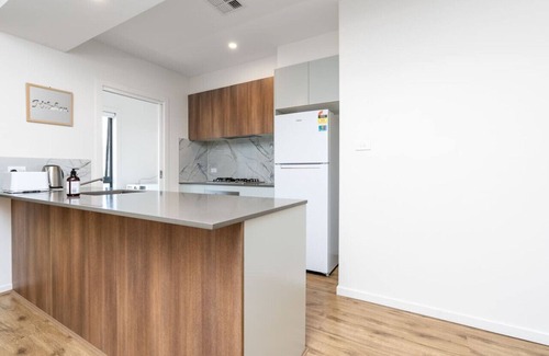 Lawson Apartment | New to VRBO: Light Filled 2BR/2BA Townhouse
