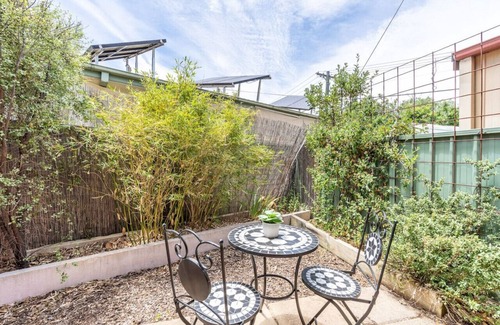 Dickson Apartment | New to VRBO: Peaceful 1BR Courtyard Unit in quiet Dickson