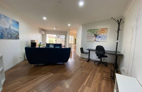 Kingston Apartment | New to VRBO: Quiet 2 bedroom Apt in the heart of old Kingston