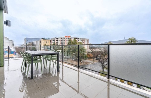 Braddon Apartment | New to VRBO: Roomy 2BR/2BA City-Centre Apt