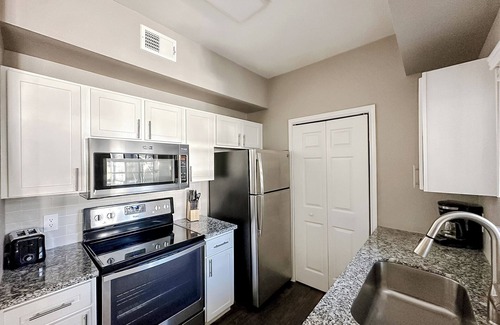 South Side Apartment | New to Vrbo Sleepover Lovely 1BD/1BA + Gym - Corpus Christi