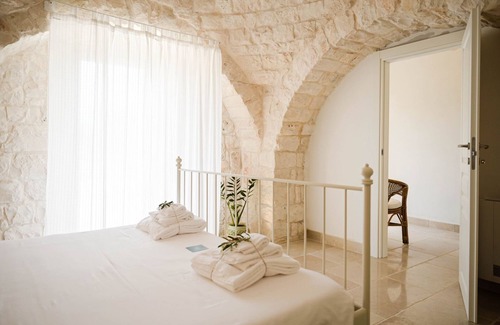Villa Castelli Villa | New Trullo Delori with Infinity Pool