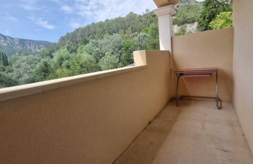 Aubres Apartment | New: Type 2 apartment in South Drôme Provençale