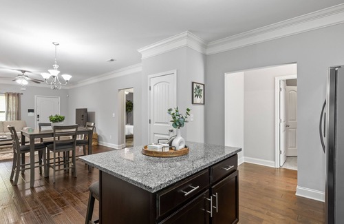 Opelika House | New updated home close to RTJ and Auburn!