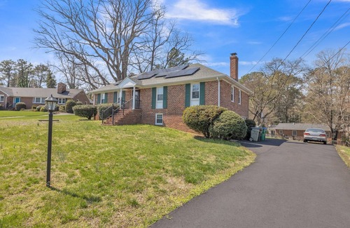 North Chesterfield House | NEW! Upscale Escape | Game Room & Spa-Like Baths