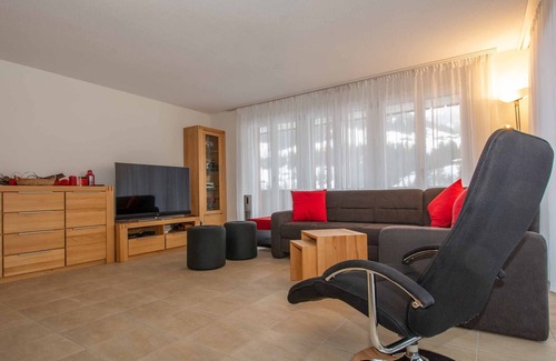 Adelboden Apartment | New vacation apartment on the edge of the village, with a wonderful view of the mountains.