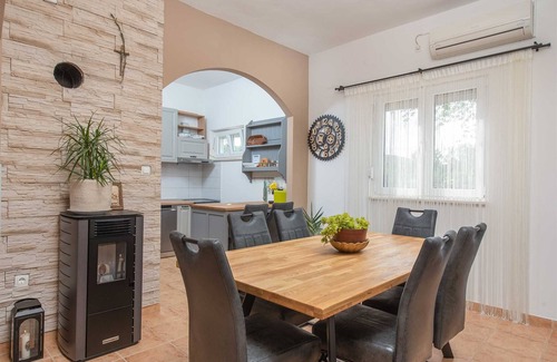 Trilj Villa | NEW! Villa Josefina with heated Pool