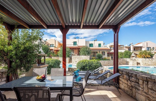 Asprouliani Villa | [NEW] Villa Lea, stylish,/w pool & at a great location