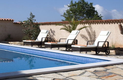 Rasa Villa | new villa near the sea with heated pool - absolute privacy