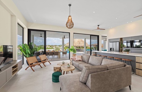 Jan Thiel Villa | New Villa Vista Royal! Within walking distance Jan Thiel beach, great location.