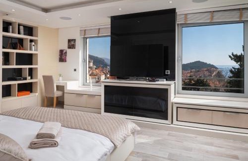 Pile Villa | New! Villa Vita Adele pool sauna jacuzzi sea view